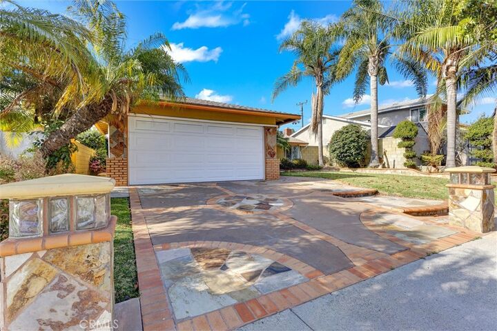 Property Photo:  1851 E Cyrene Drive  CA 90746 