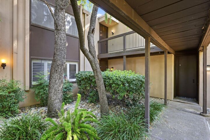 Property Photo:  2201 Woodside Lane 1  CA 95825 