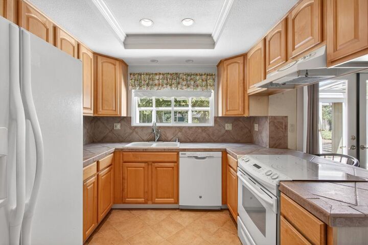 Property Photo:  1310 Carnation Court  CA 95661 