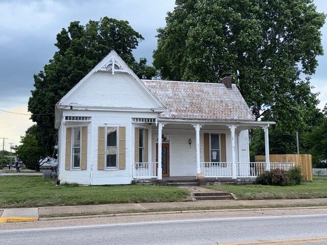 Property Photo:  401 Cumberland St E  TN 37318 
