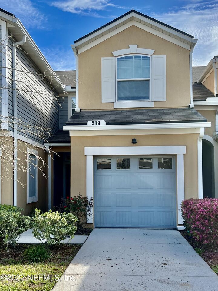 Property Photo:  519 Ryker Way  FL 32065 