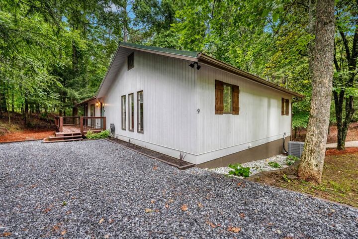 Property Photo:  9 Mystic Court  GA 30540 