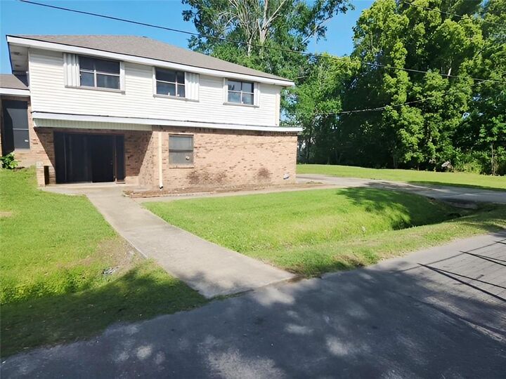 Property Photo: 209 Historic East Street LA 70051