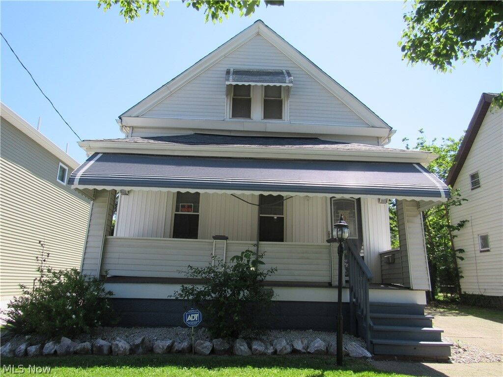 Property Photo: 2827 E 117th Street OH 44120