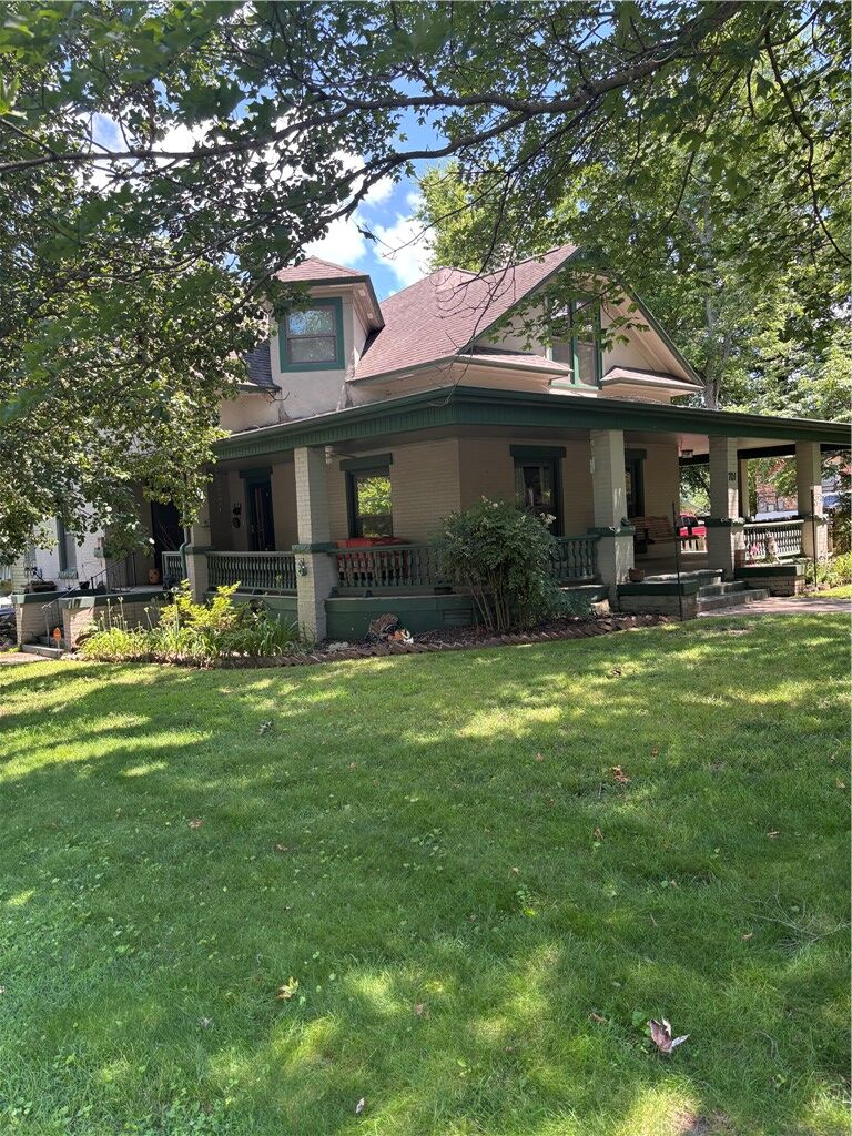 Property Photo:  701 S Cherry Street  AR 72601 
