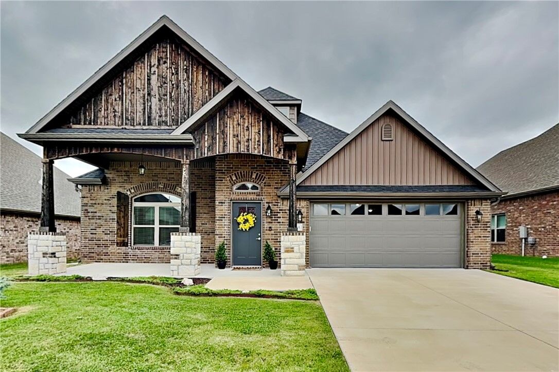 Property Photo:  1101 Flat Rock Street  AR 72713 