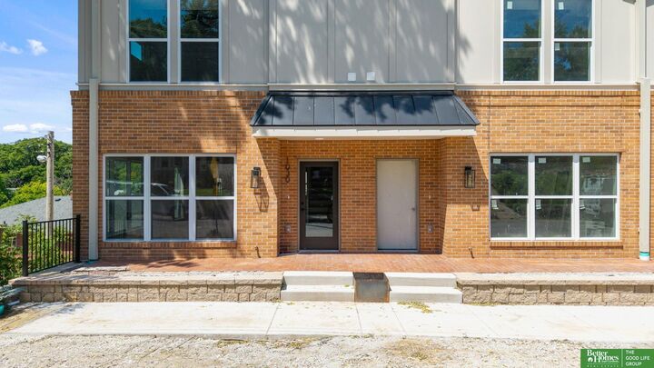 Property Photo: 1016 S 33 Court NE 68105