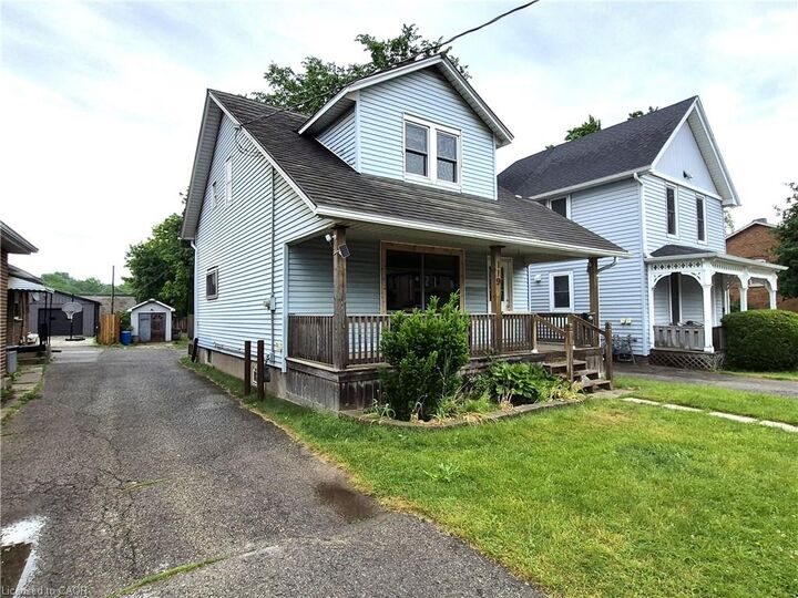 Property Photo:  119 Norfolk Street S  ON N3Y 2W3 