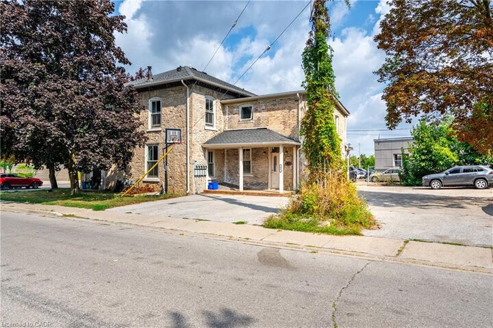 Property Photo:  81 Water Street S 3  ON N1R 3C9 