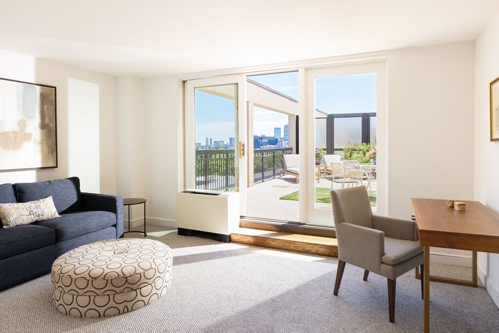 Property Photo:  50 Longwood Ave Ph 1118  MA 02446 