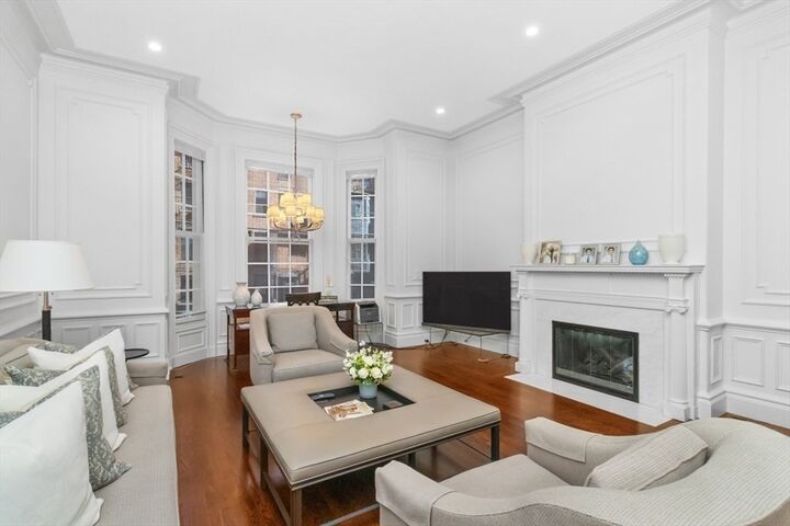 Property Photo:  179 Beacon Street 1  MA 02116 