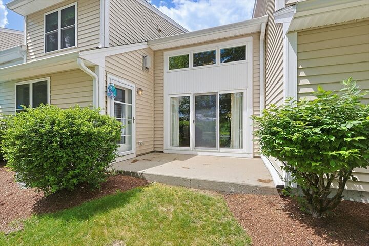 Property Photo:  15 Reservoir St 24  MA 02048 