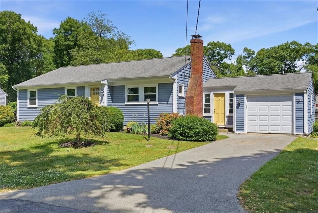 Property Photo:  6 Jackson Rd  MA 02066 