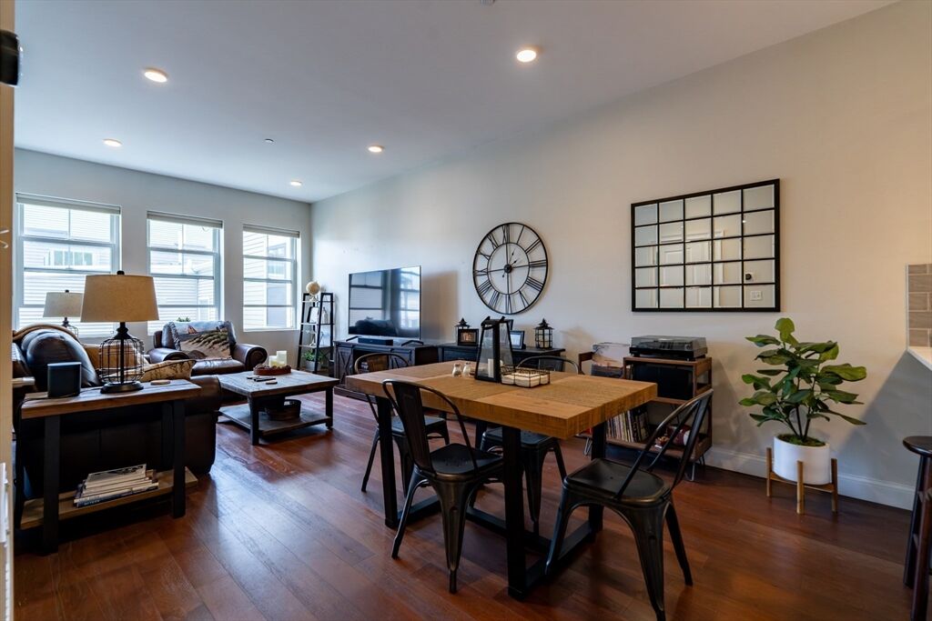 Property Photo: 170 W Broadway 305 MA 02127