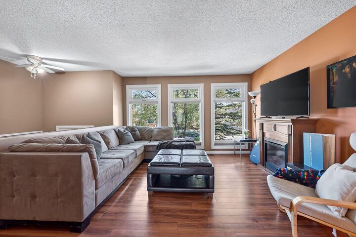 Property Photo: 408 Rundleville Place NE AB T1Y 2T4
