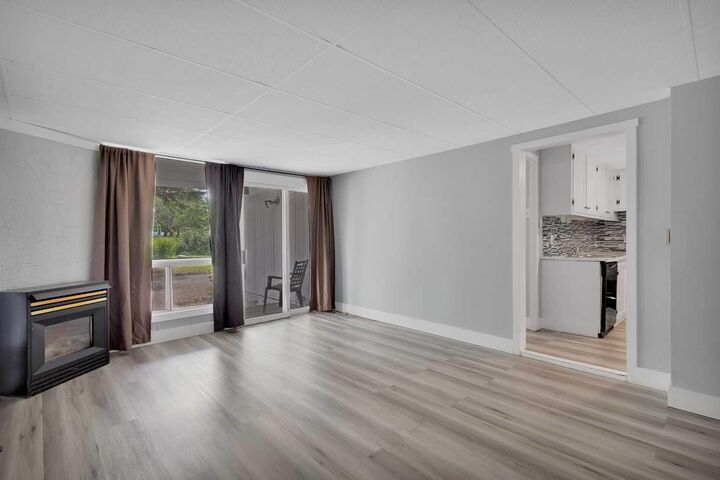 Property Photo:  4715 46 Street  AB T4G 1N9 