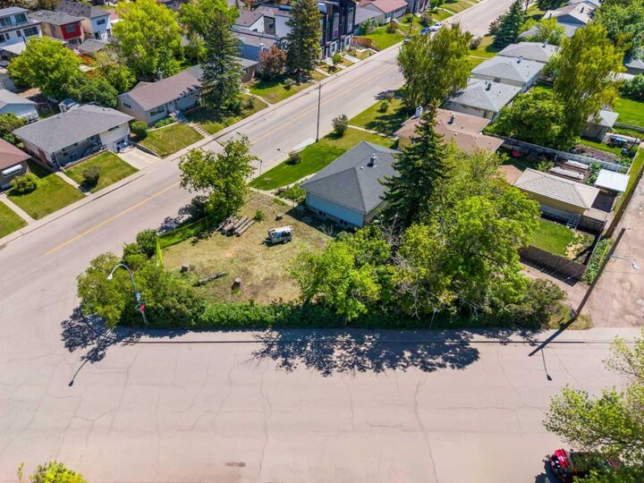 Property Photo: 2747 Morley Trail NW AB T2M 4G7