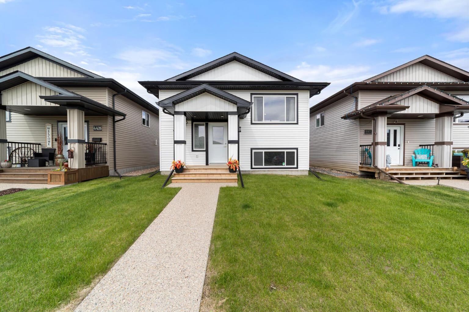 Property Photo: 4428 74 Street AB T4V 5C8