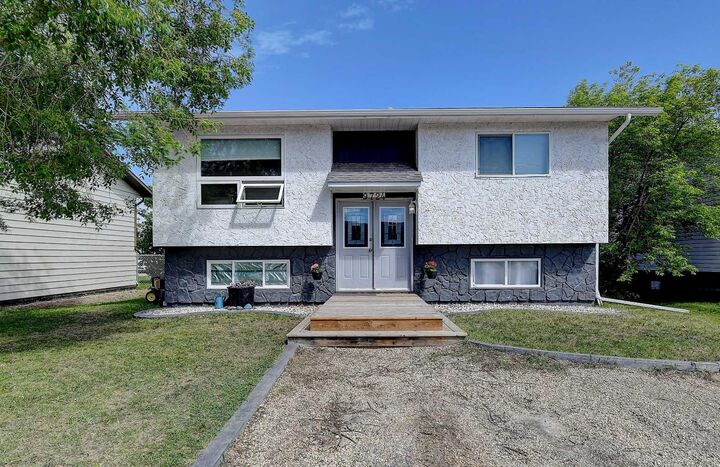 9724 94 Avenue — photo 1