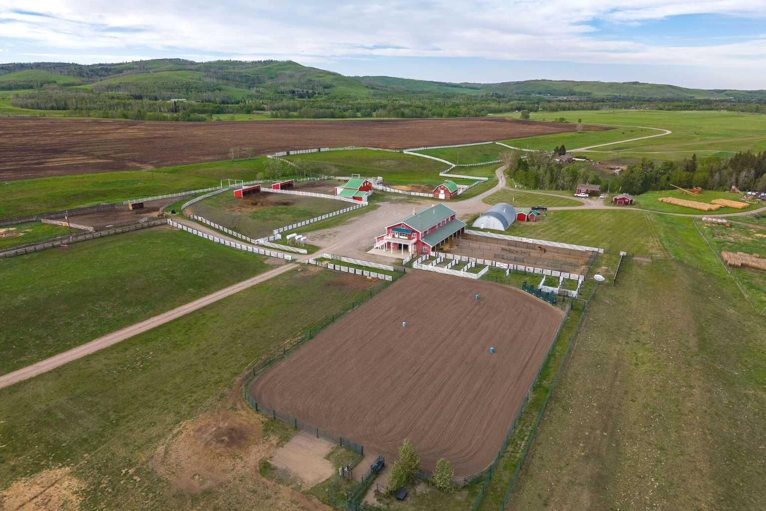 Property Photo: 224253 434 Avenue West AB T0L 2A0