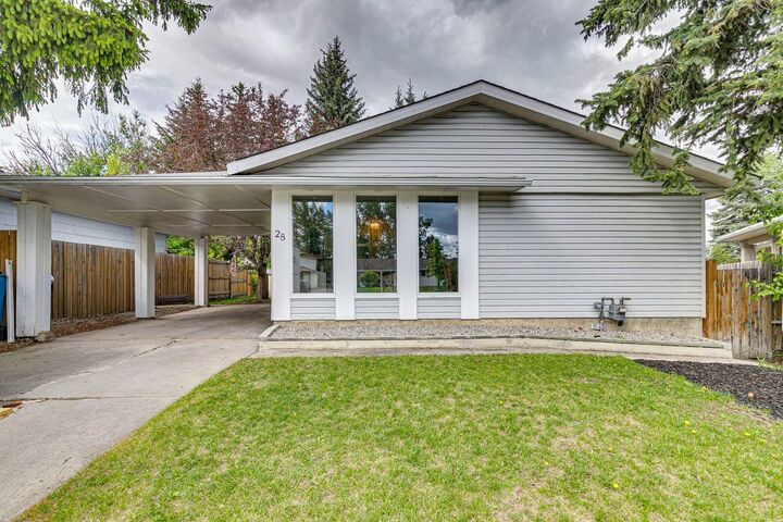 28 Cantrell Bay SW — photo 1