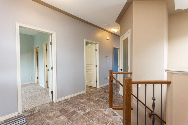 Photo de la propriété:  101 Valley Crescent  AB T4M 0J7 