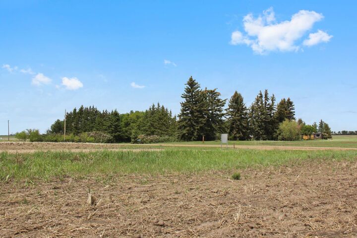 Property Photo: 14144 Township Road 422 AB T0B 1R0