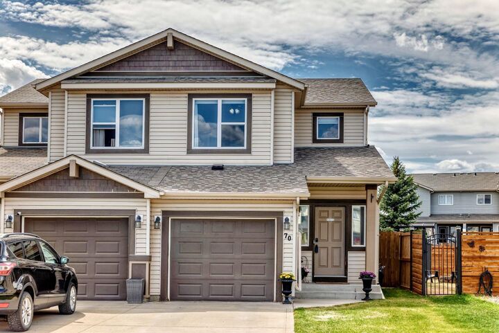 Property Photo:  70 Jensen Place  AB T4P 0G2 