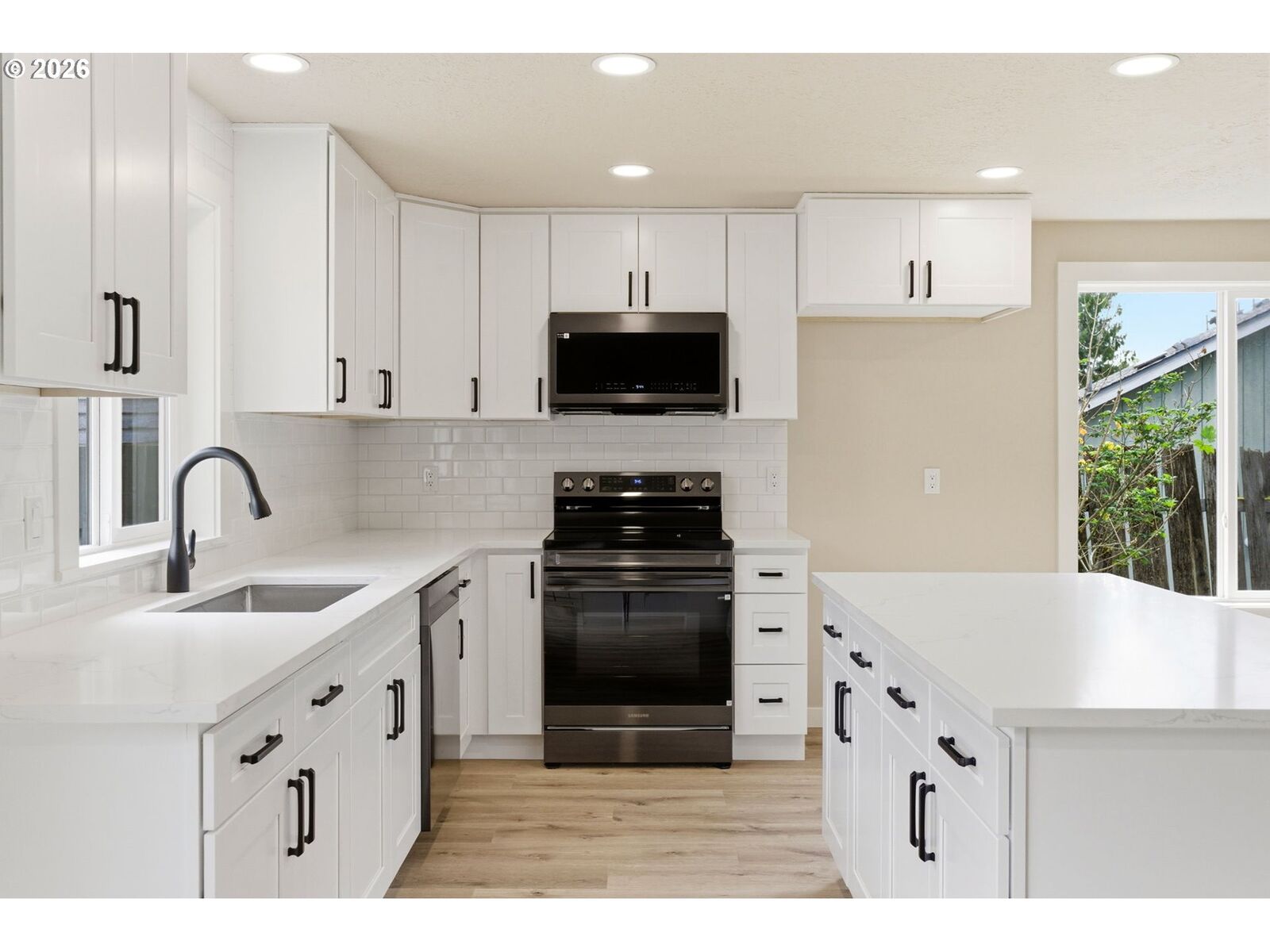 Property Photo:  1015 Cunningham Ln  OR 97302 