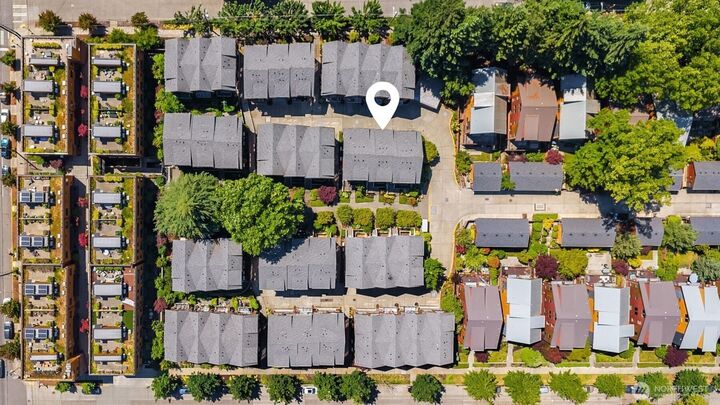 Property Photo:  6546 B  32nd Avenue NE 2.2  WA 98115 