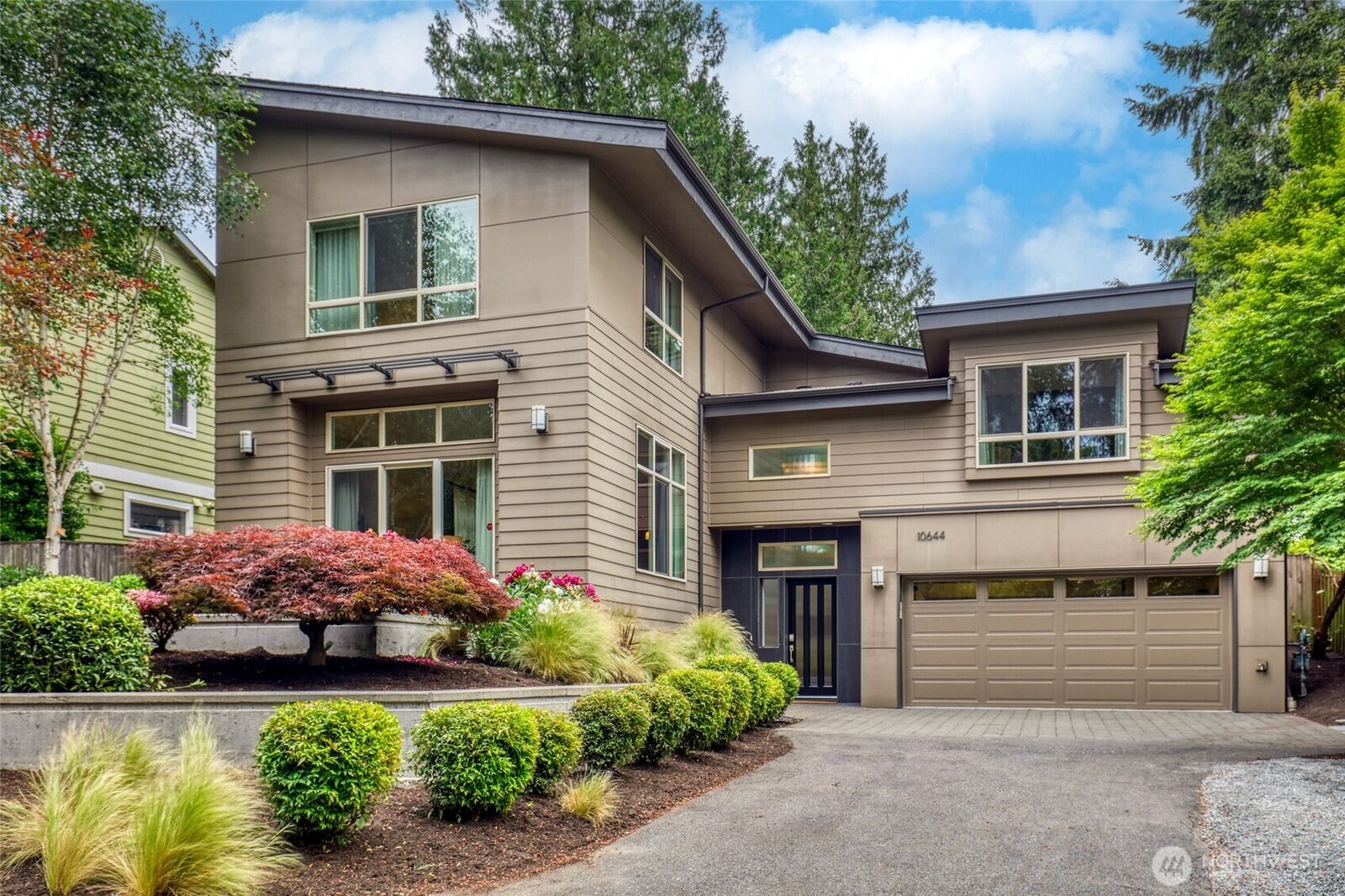 Property Photo: 10644 Bartlett Avenue NE WA 98125