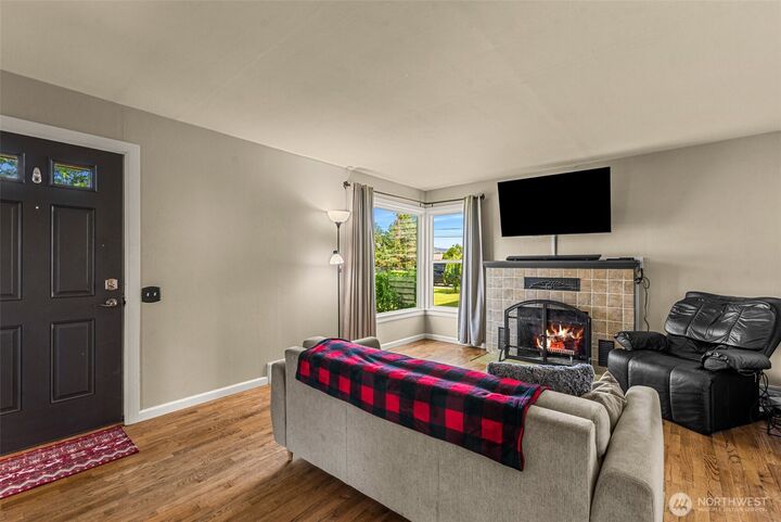 Property Photo: 1219 N Ashland WA 98802