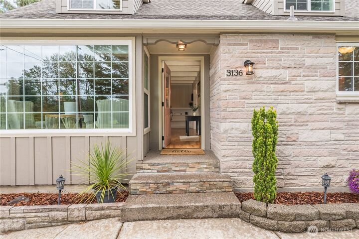 Property Photo: 3136 Pacific Way WA 98632