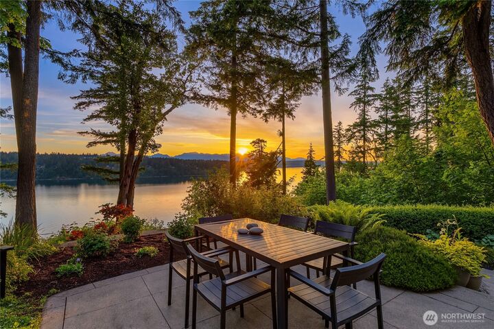 Property Photo: 7733 Hansen Road NE WA 98110