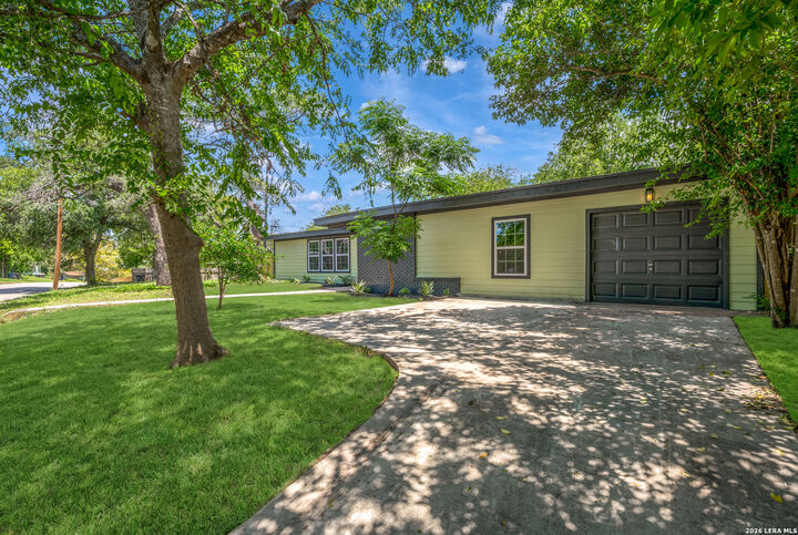 Property Photo: 546 Byrnes Dr TX 78209