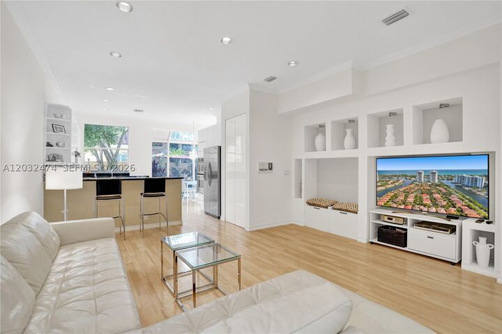 Property Photo:  3718 NE 208th St 3718  FL 33180 