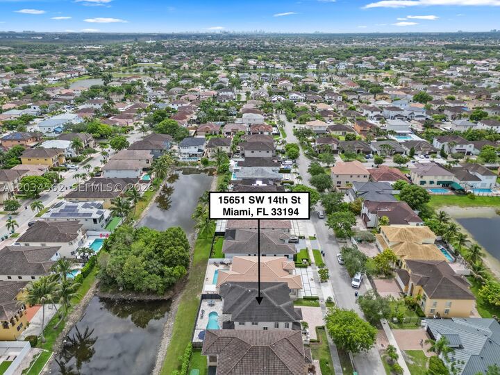Property Photo: 15651 SW 14th St FL 33194