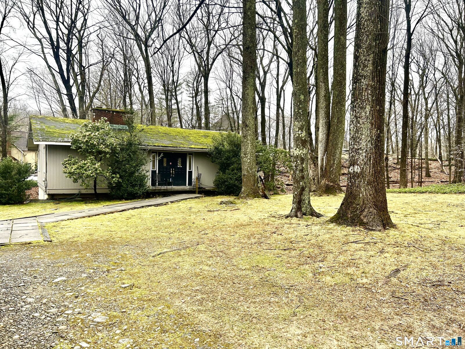 Property Photo:  25 Lords Highway East  CT 06883 