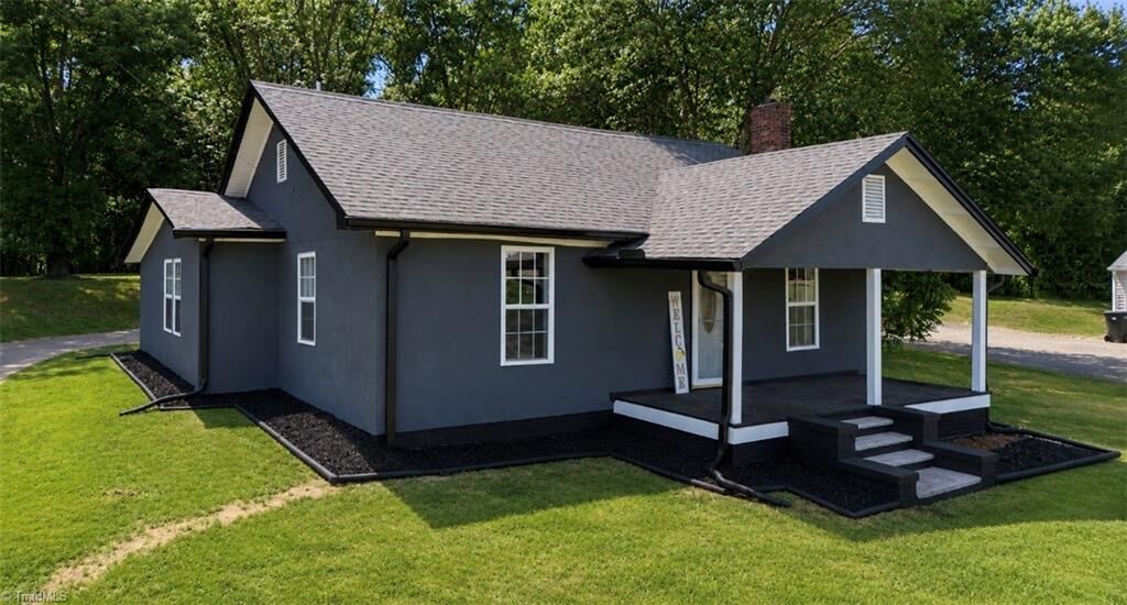 Property Photo: 622 S Franklin Road NC 27030