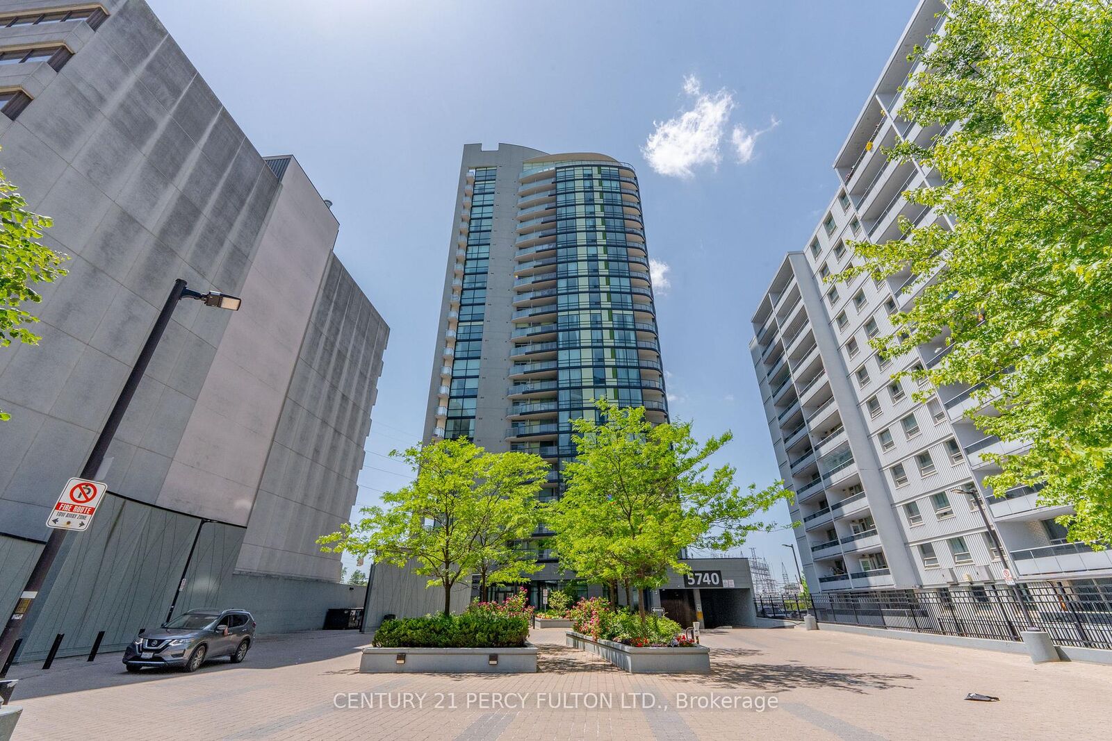 Property Photo: 5740 Yonge Street 205 ON M2M 0B1