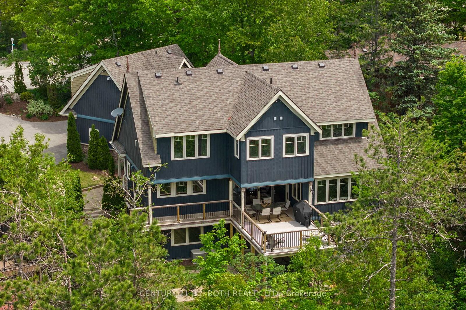 Property Photo:  7 Pine Point  ON L4M 4Y8 