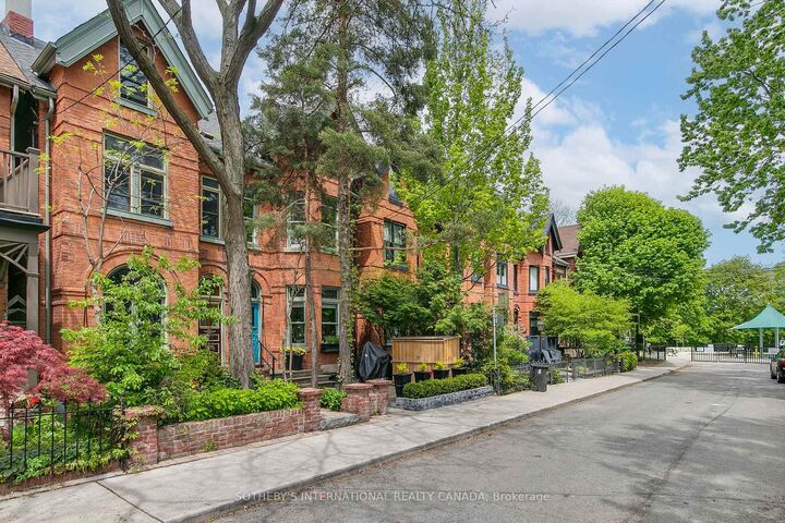 460 Wellesley Street E — photo 1