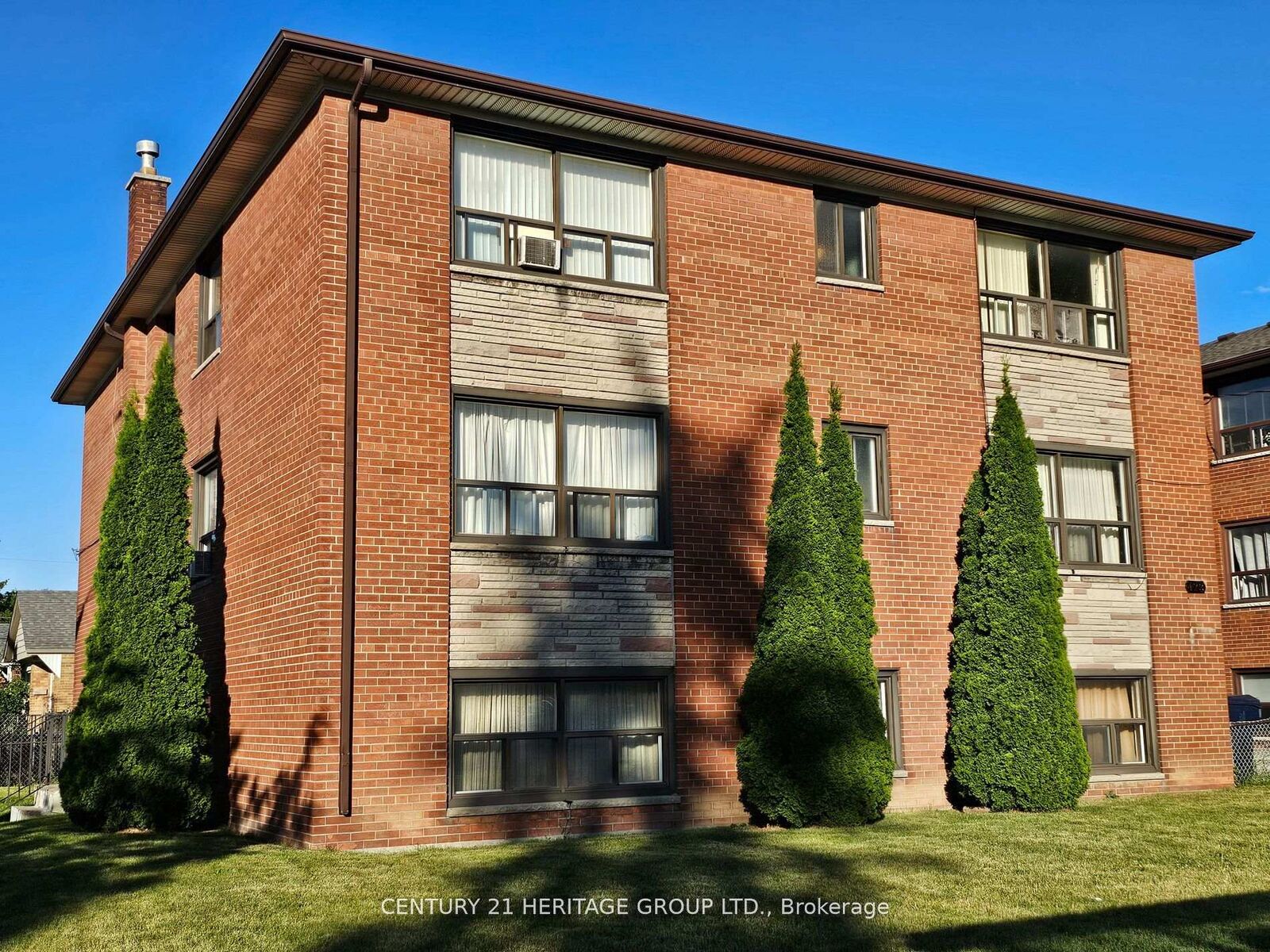 Photo de la propriété:  423 Pharmacy Avenue 5  ON M1L 3G5 