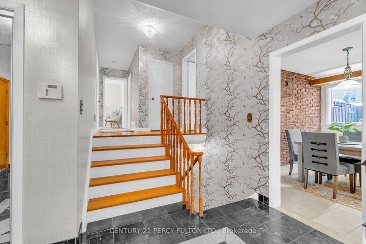 Photo de la propriété: 3500 Silverplains Drive ON L4X 2P4