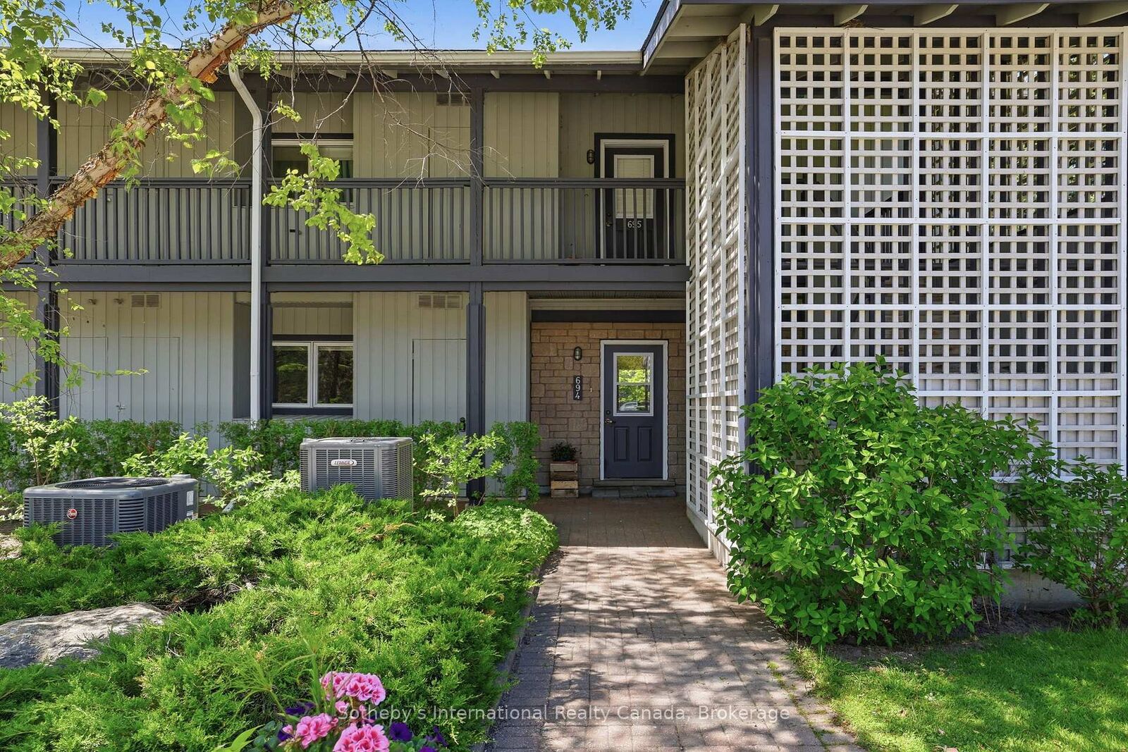 Property Photo: 694 Johnston Park Avenue ON L9Y 5C7