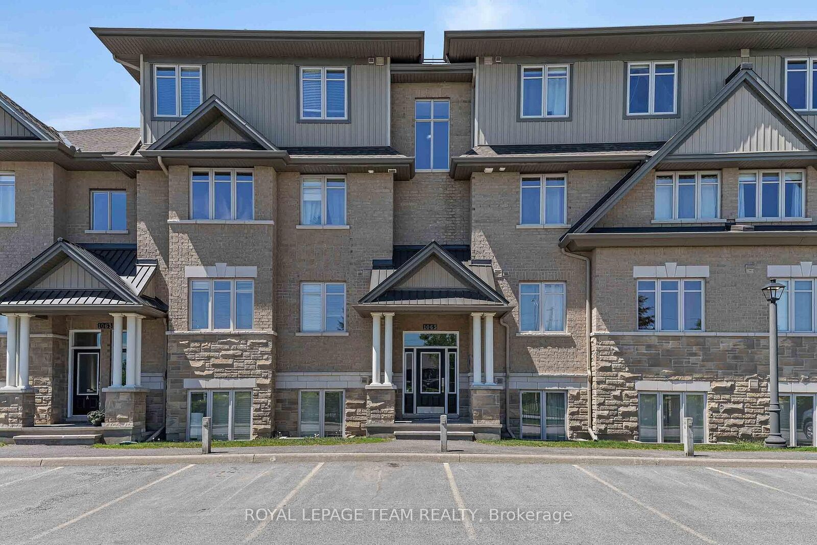 Property Photo: 1065 Beryl Private F ON K1V 2M4