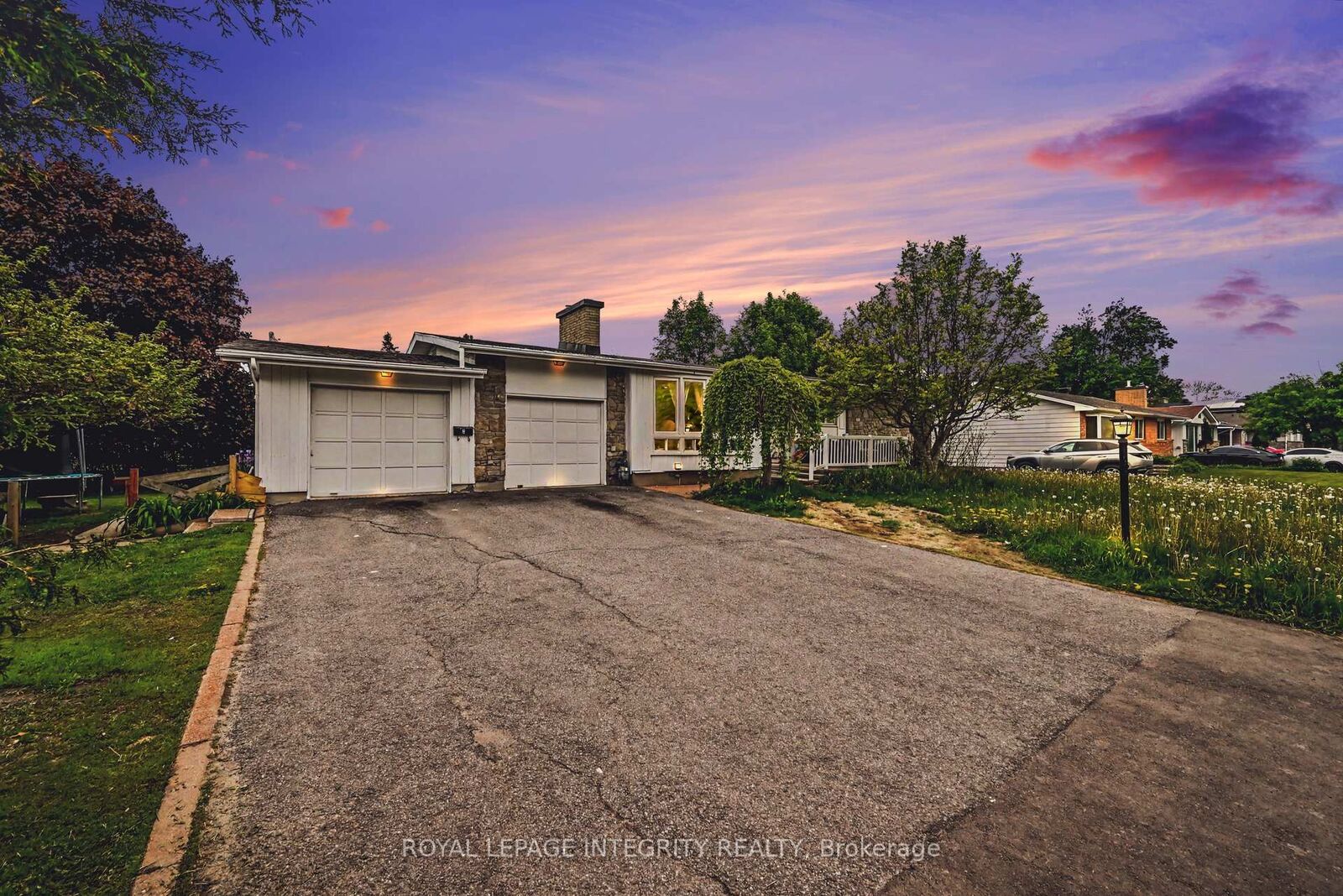Property Photo: 104 Viewmount Drive ON K2G 3C1