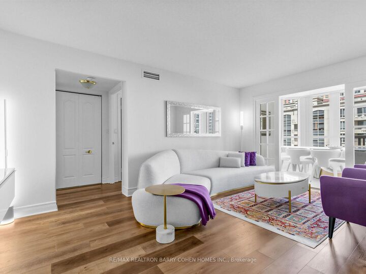 5418 Yonge Street 812 — photo 1