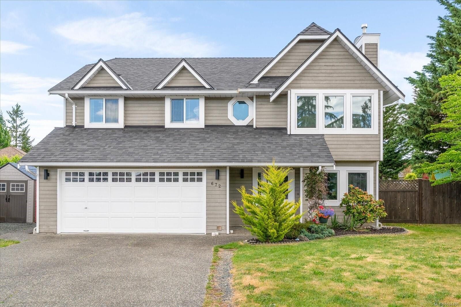 Property Photo: 672 Foster Dr BC V9P 1A8