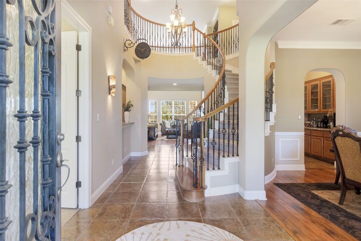 Property Photo: 5600 Laguna Cliff Lane TX 78734